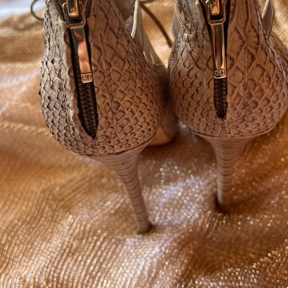 Christian Dior Snakeskin Lace up bootie - Picture 6 of 8